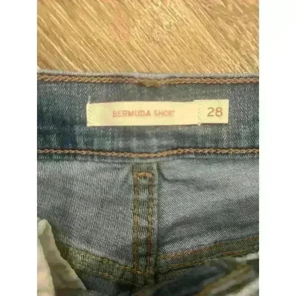 Levis‎ Shorts Womens Size 28 Bermuda Mid Rise Stretch 12 Inch Inseam Denim